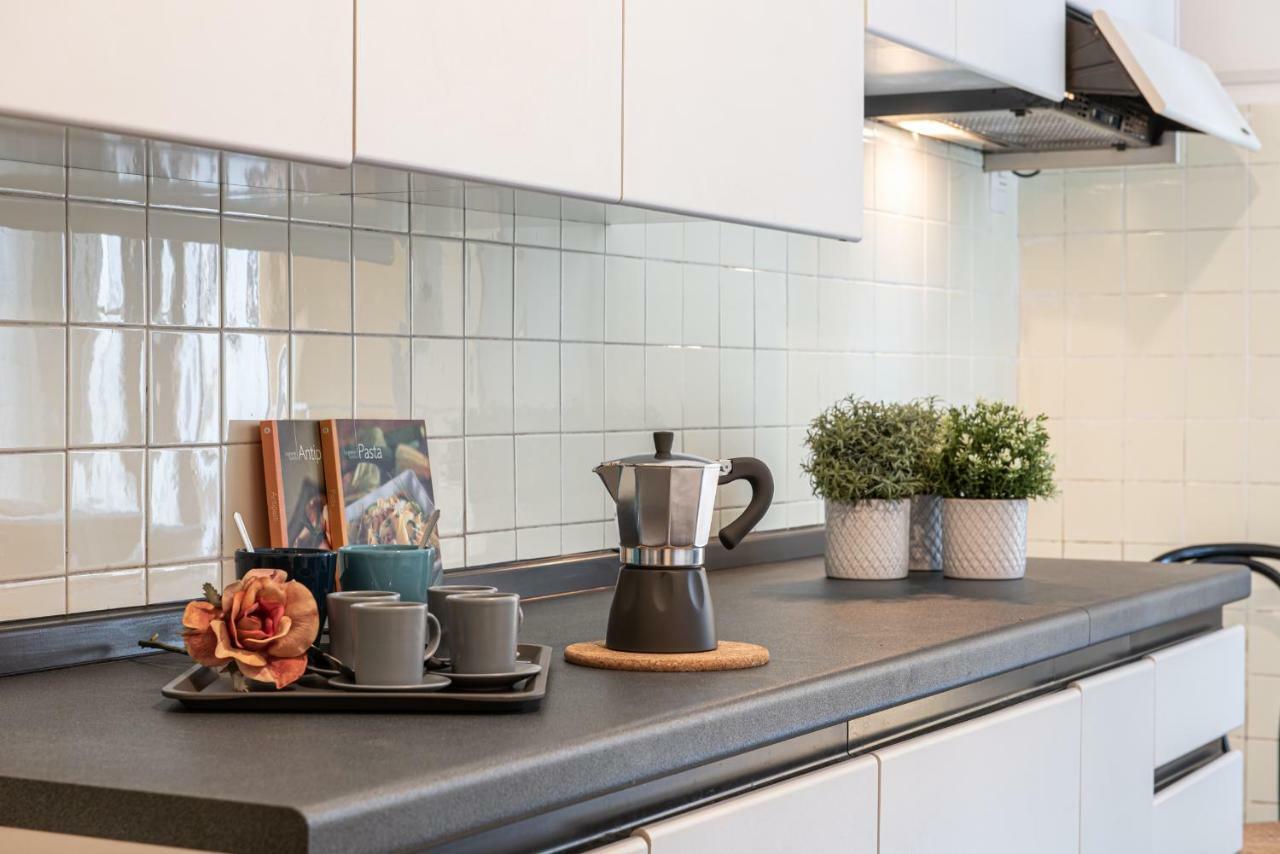 Appartement Joivy Sophisticated 3-Bed Flat With Desk à Milan Extérieur photo