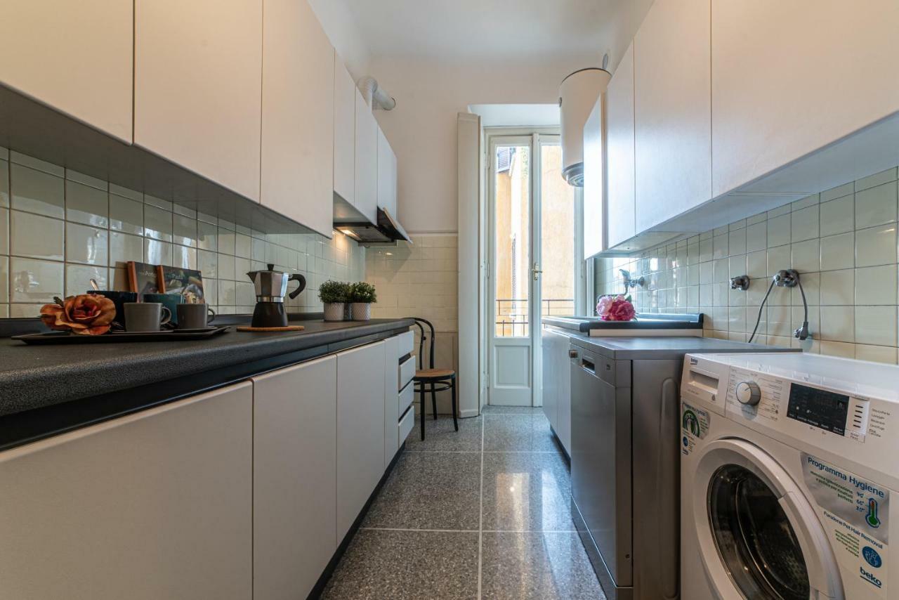 Appartement Joivy Sophisticated 3-Bed Flat With Desk à Milan Extérieur photo