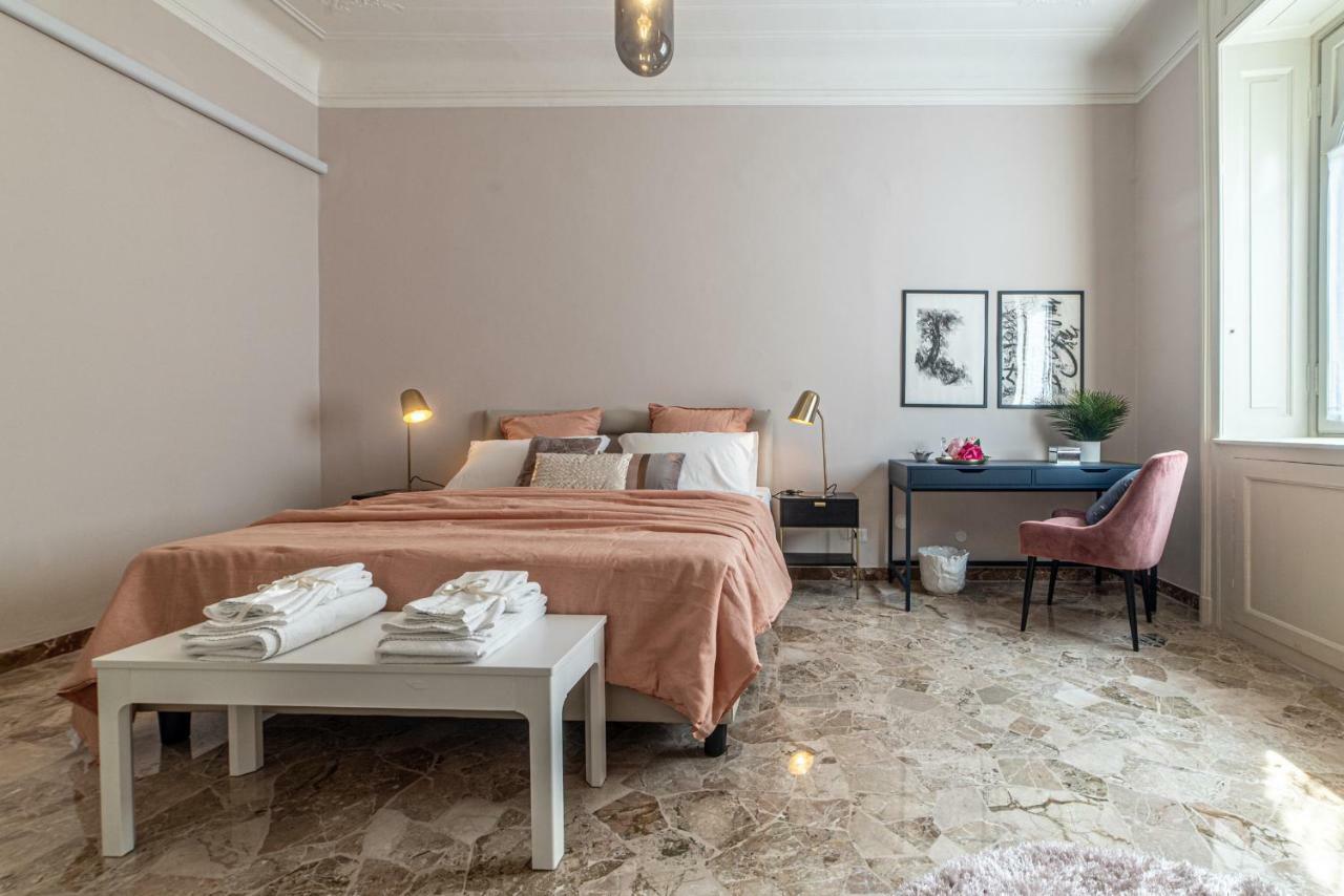 Appartement Joivy Sophisticated 3-Bed Flat With Desk à Milan Extérieur photo