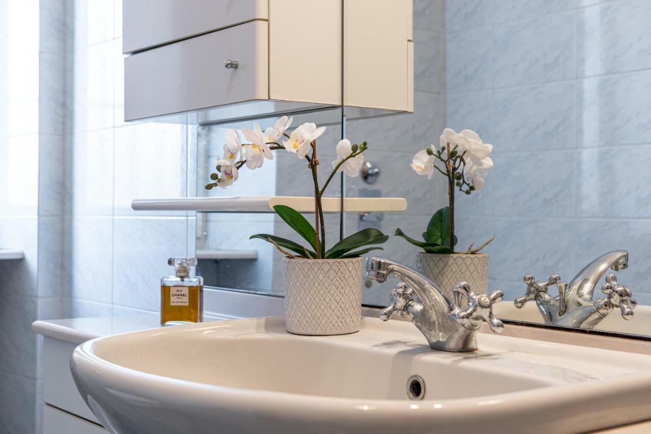 Appartement Joivy Sophisticated 3-Bed Flat With Desk à Milan Extérieur photo